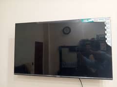 Hisense LED for sale urgent 0,3,4,1,9,6,1,1,5,1,7