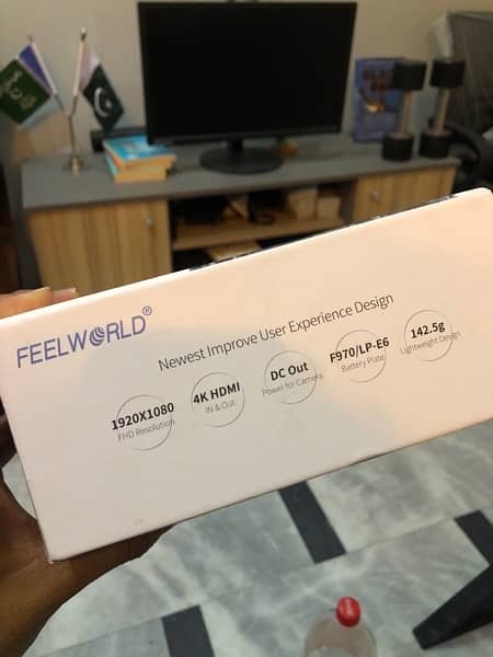 Feelworld Camera Monitor 5” Screen 1