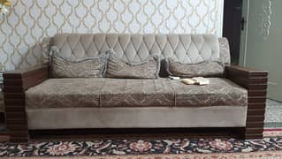 5 Seater Sofa Set with best condition