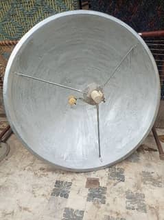 2 Dish 2 stand for sale 03140759202