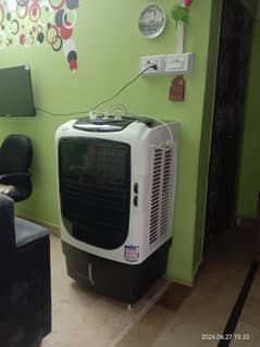 Room Air Cooler 1 Season used only.
