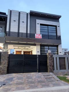 5 marla brand new house for Sale in F block