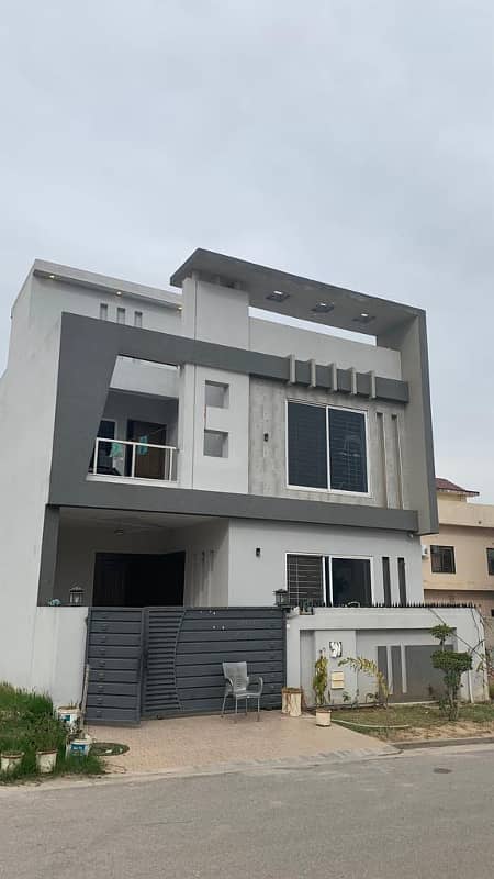 House Is Available For Sale 0