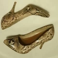 Golden heels 0