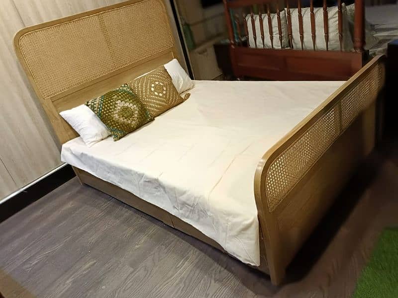 Ratan/cane bed 2