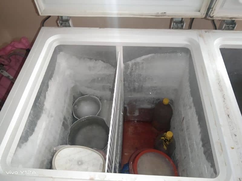 dubal door  freezer in good condition 2