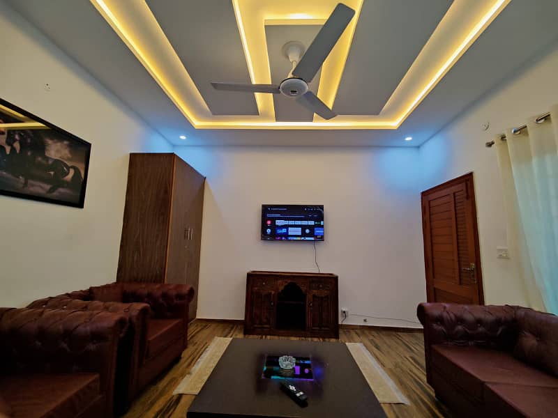 Daily basis Two bed 4 kanal from house available 11