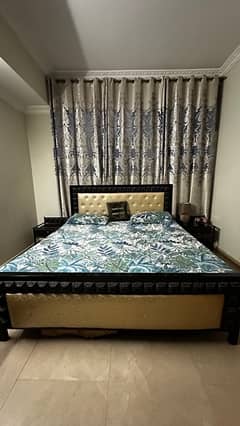King bed with side tables 0