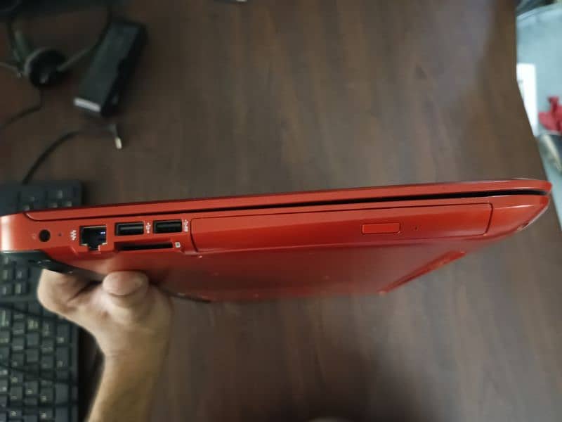 HP Pavilian Notebook Scarlet Red AMD A7810 APU 3