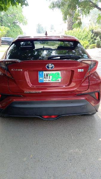 Toyota C-HR 2017 1
