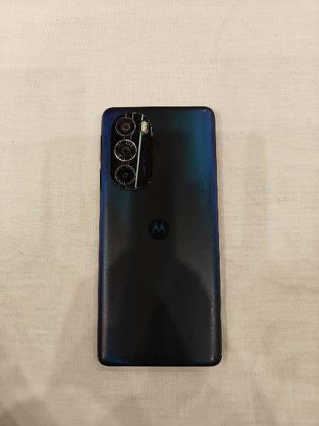 Motorola Edge plus 2022. 4