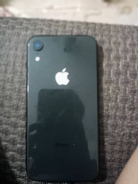 iphone XR 64 gb clean condition 0