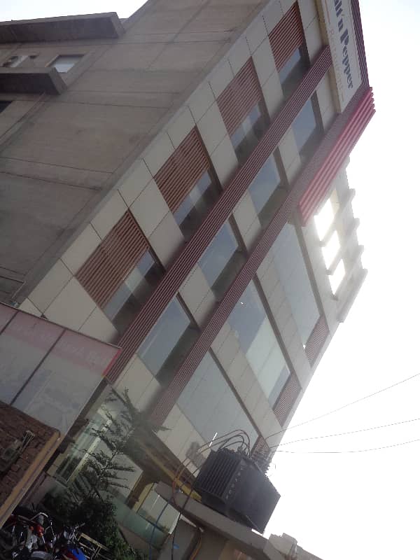 VIP 1100 sqft office for Rent in the Hub of Brands at Jaranwala Road, Faisalabad Best For Software Houses, Consultancy, Marketing Office, Call Center, Digital Agency, Training Institute, National and Multinational Companies 4