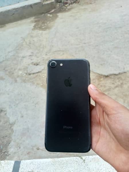 iphone 7 pta 32gb just contact this num 03700430061 1