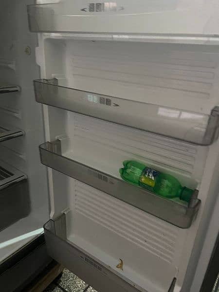 Dawlance medium size refrigerator (fridge) 5