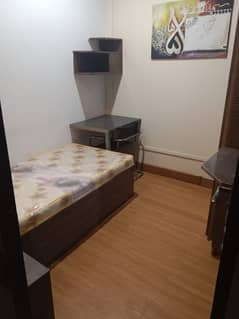 Single Seater Separate Room Available for rent in Makkah Girls Hostel