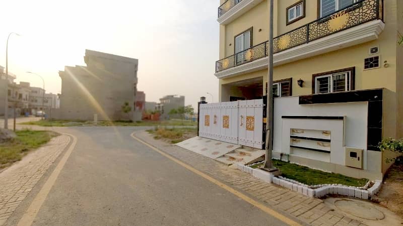 5 Marla House For Sale In Phase 1 Ethad Town Lahore 5