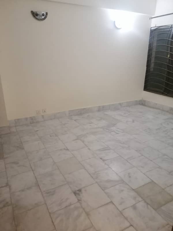 LARGE SIZE 2 BED FLAT AVAILAB;LE FOR RENT IN BLOCK 2 KHUDADAD HEIGHTS ISLAMABAD. 3