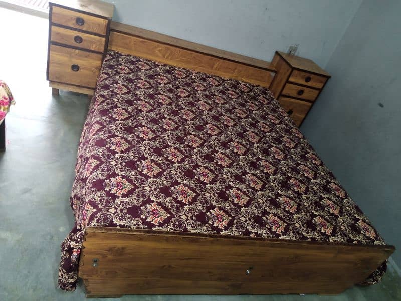 wooden bed set 0