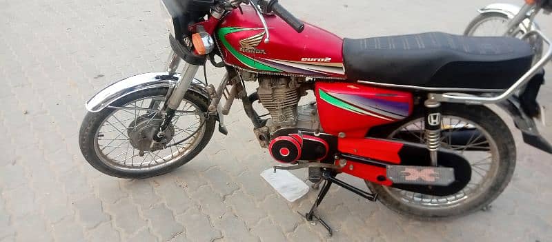 Good condition motorcycle for sale in daulat 2