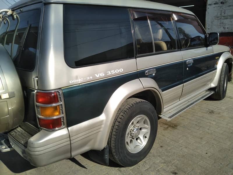 Mitsubishi Pajero 1986 0