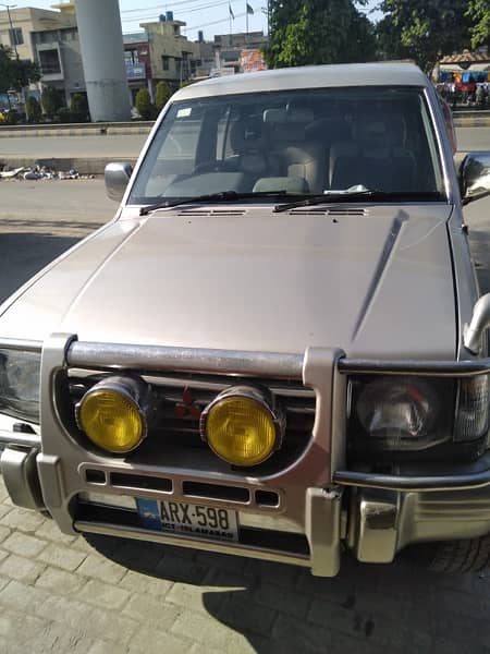 Mitsubishi Pajero 1986 5