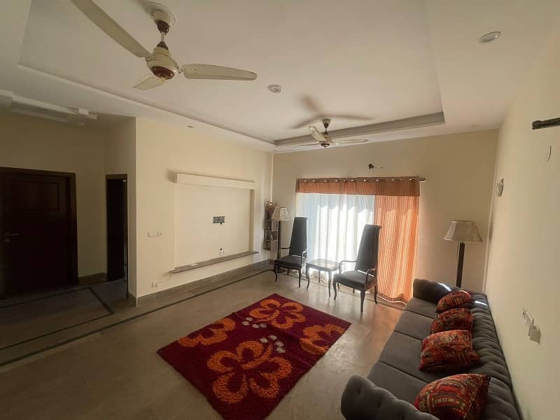 1 Kanal Upper Portion With 3 Bedrooms Attached Washroom With Separate Entrance Available For Rent In DHA Phase 6 Sector E 21