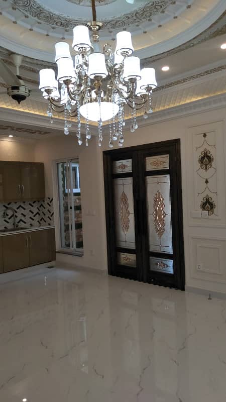 10 Marla Brand New Luxury Lower Portion Available For Rent Upper Locked In Bahria Town Lahore. 8