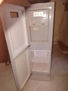 Water Dispenser 3 in one /hot /cool /freezer 10/10 condition