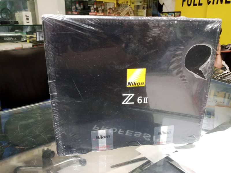 Nikon Z5 & Z6 II Body 1