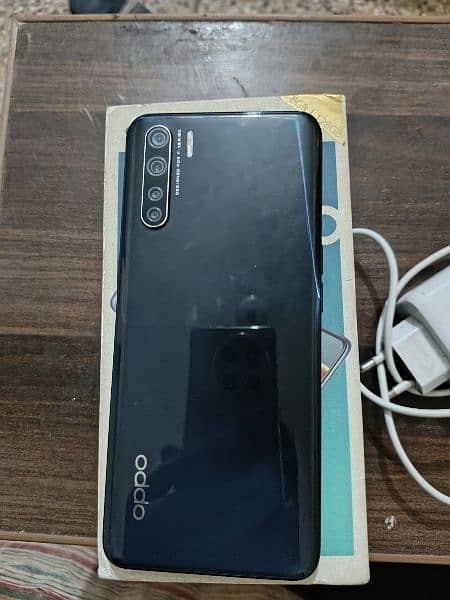OPPO F15 Mobile with Box and Charger 4