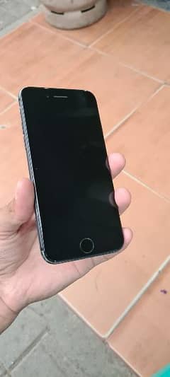 Iphone 7 (32 GB) PTA Approved All Original Phone.