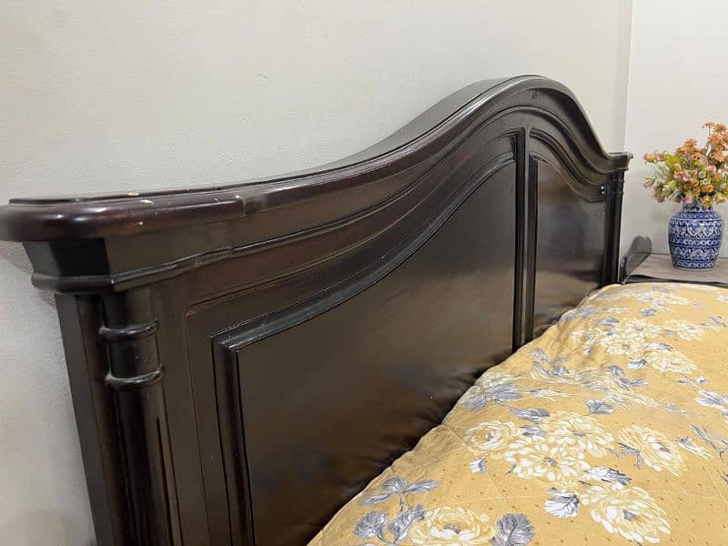 king size mat finish wooden bed for sale 2