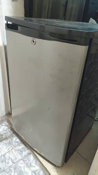 Dawlance Mini Refrigerator for Sale in Cheapest price in Lahore 6