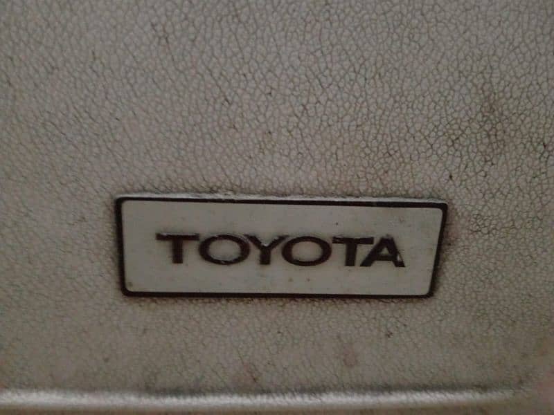 Toyota Deluxe sewing machine 2
