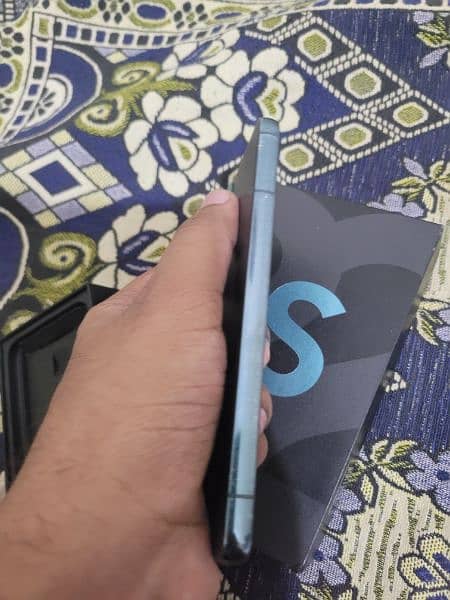 Samsung s22 non pta with box exchange possible Iphone OnePlus only 4