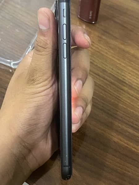 Iphone 11 128 GB PTA approved 3