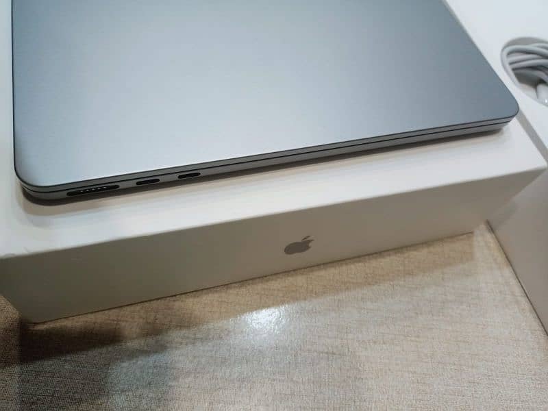 2022 MacBook Air M2 Chip 14 Inch 0