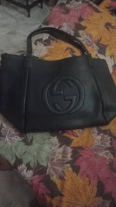 I want to sale new gucci hand bag