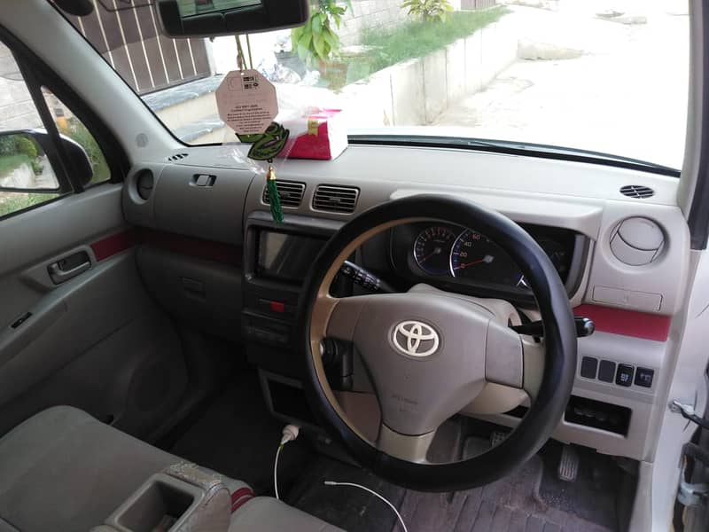 Toyota Pixis Epoch 2012 1