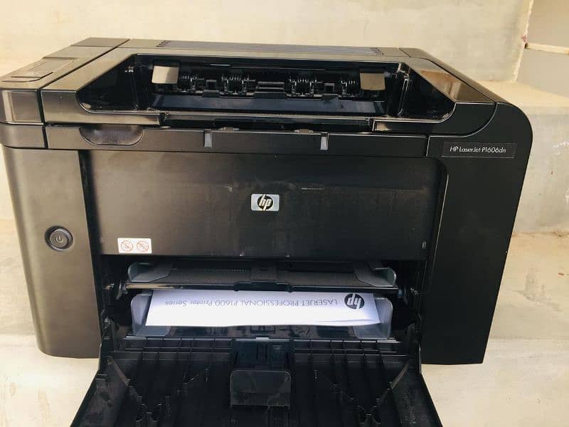 HP Laserjet p 1606DN 2