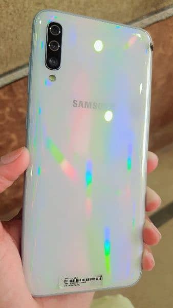 Samsung Galaxy A70" Lush condition 6GB 128GB, original PTA Aprrove 17