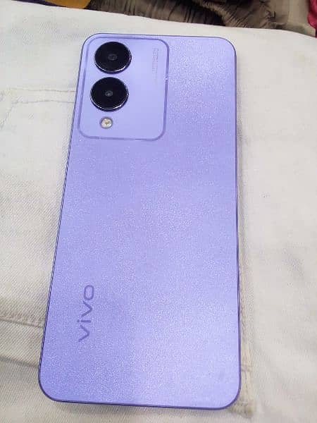 vivo y17s. 6/128 with box charger exchange possible 2