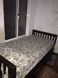 wooden single bed in excellent condition