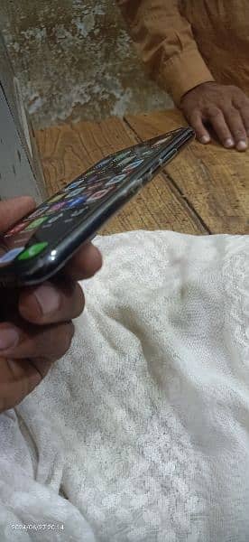 iphone xs jv sim activat hain 5