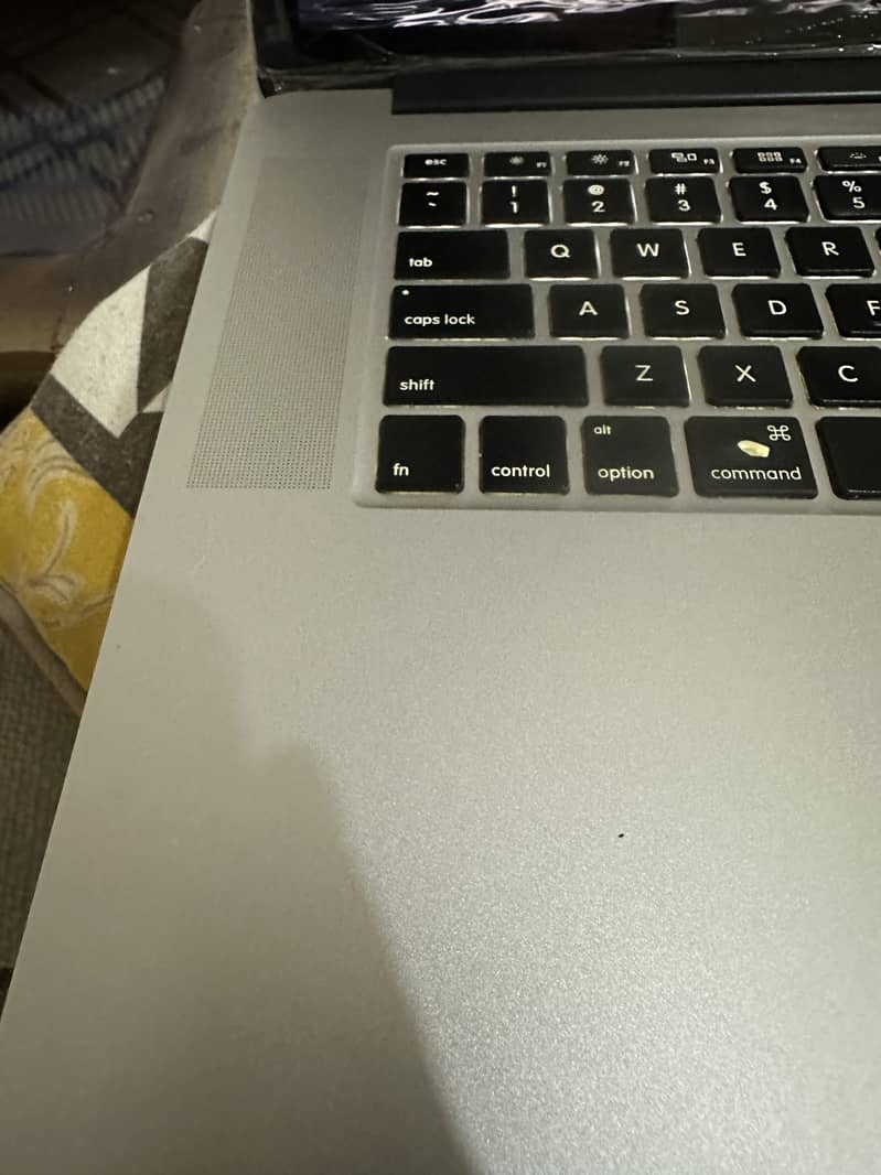 Macbook Pro 2015 mid 15 Inch 16/512 Retina Display 2