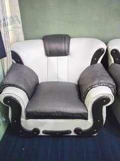 good condition 7 seated sofa set