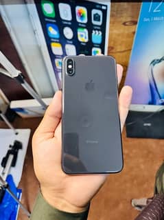 Iphone xs max 64Gb Non PTA with 2+2 month sim time