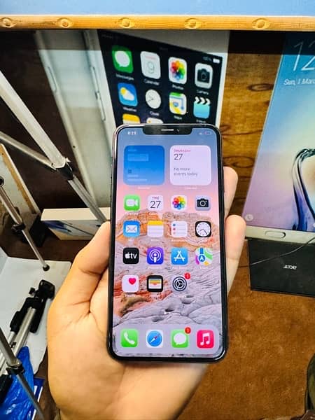 Iphone xs max 64Gb Non PTA with 2+2 month sim time 1