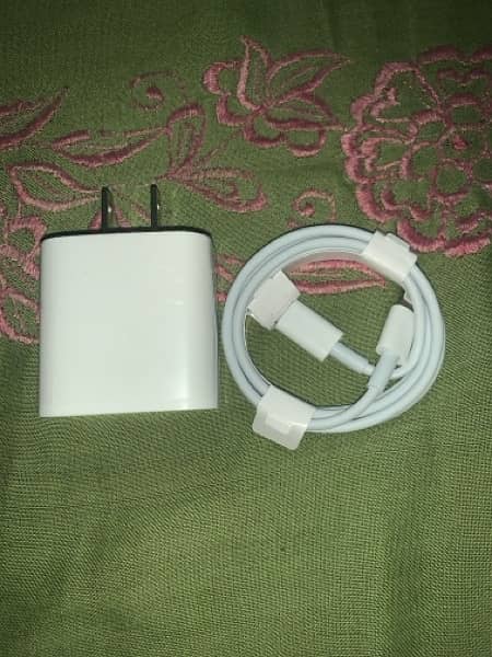 Apple 20W charger with cable 0